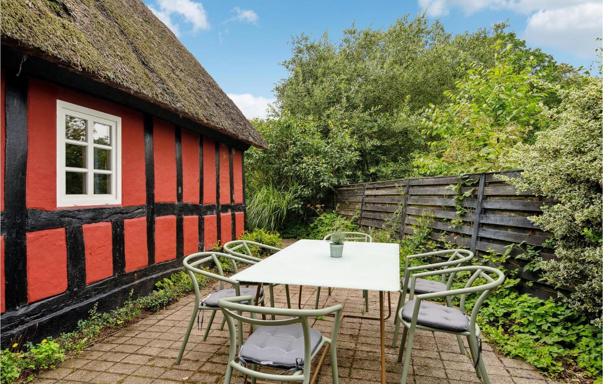 Pet Friendly Home In Vejle With Kitchen Esterno foto